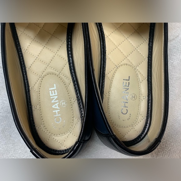 CHANEL Blue Leather CC Flat Loafers Shoes - Picture 8 of 16